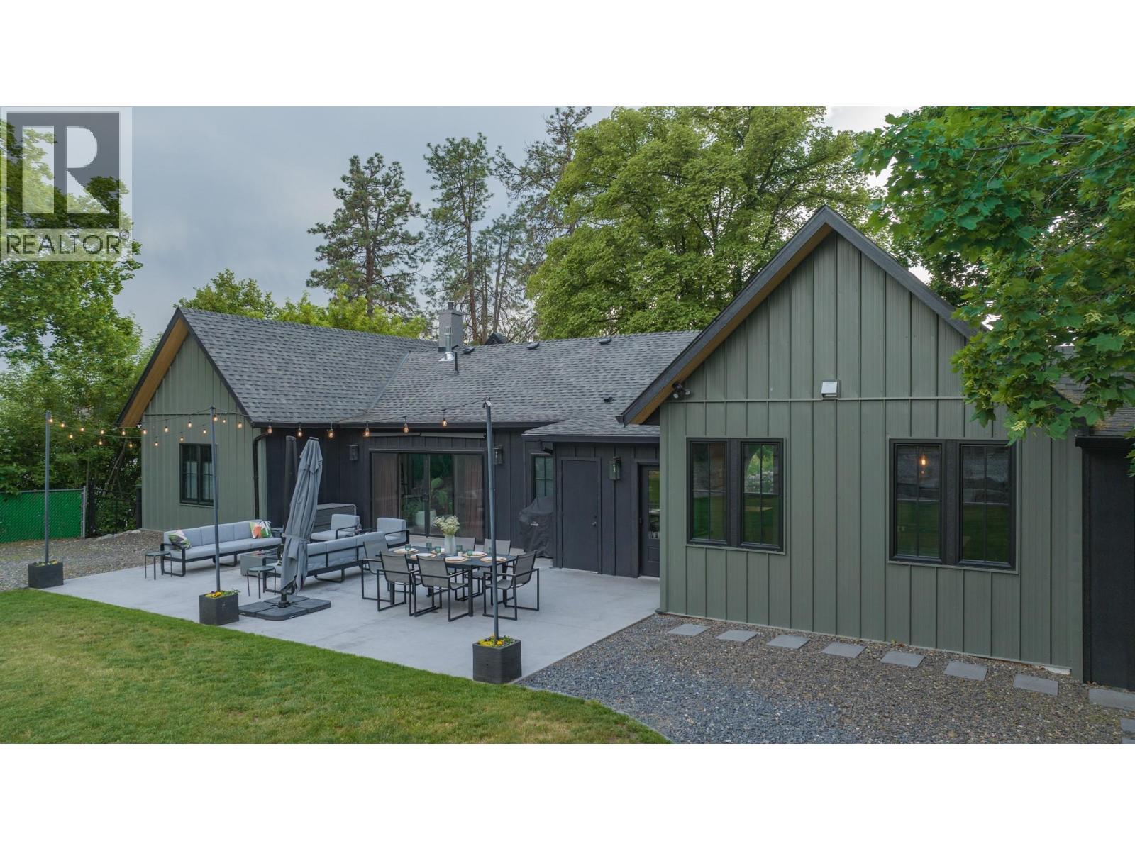 2505 23 Street, Vernon, BC - Outdoor With Deck Patio Veranda