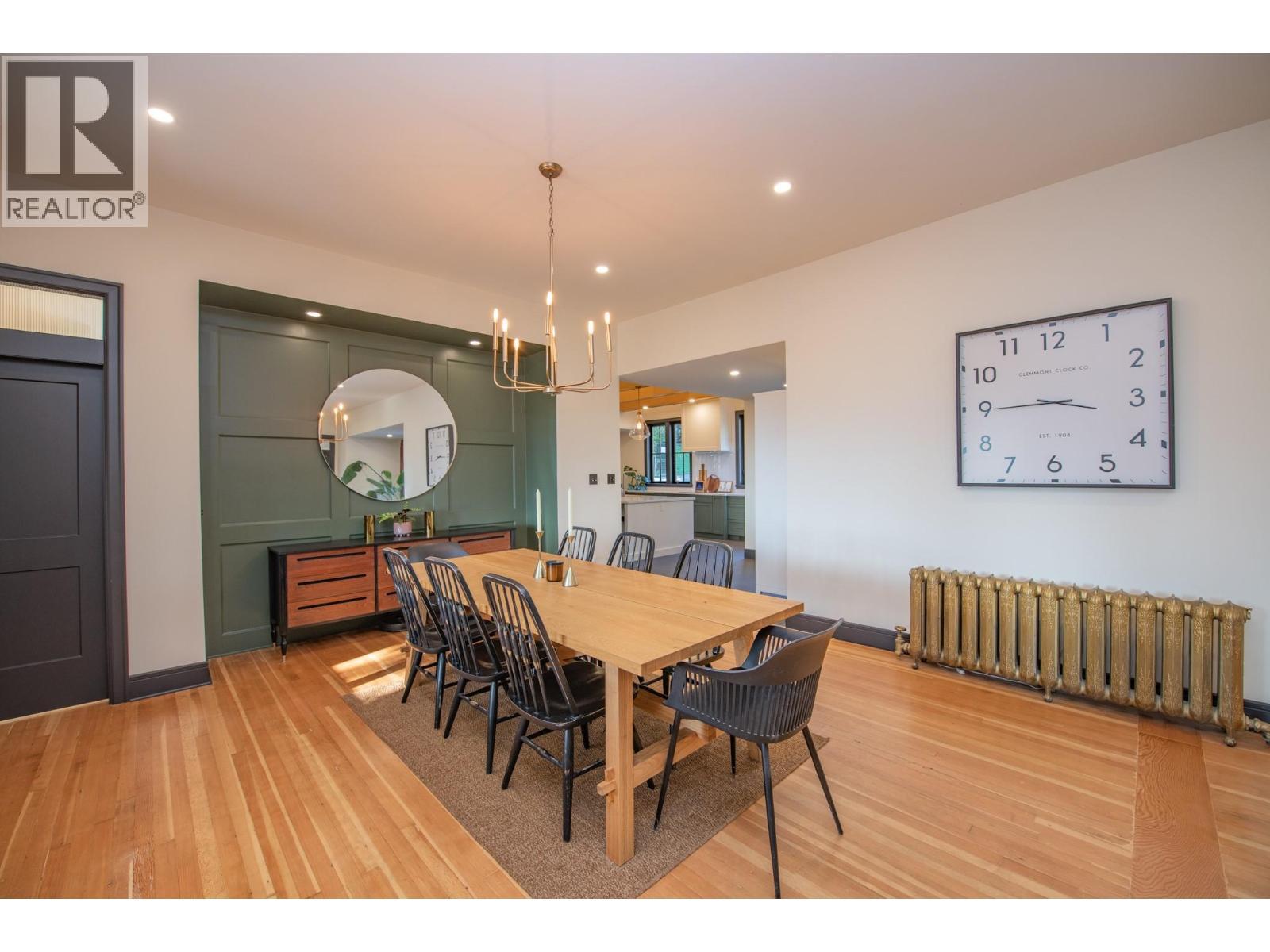 2505 23 Street, Vernon, BC - Indoor Photo Showing Dining Room