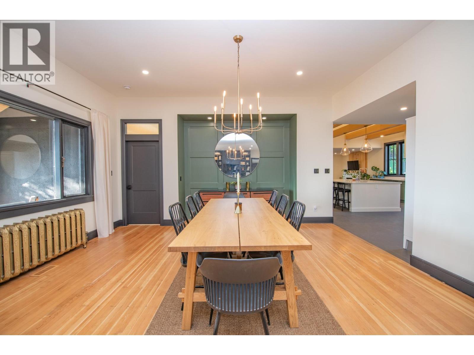 2505 23 Street, Vernon, BC - Indoor Photo Showing Dining Room