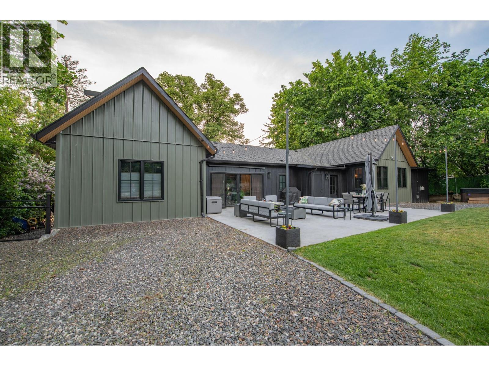 2505 23 Street, Vernon, BC - Outdoor With Deck Patio Veranda