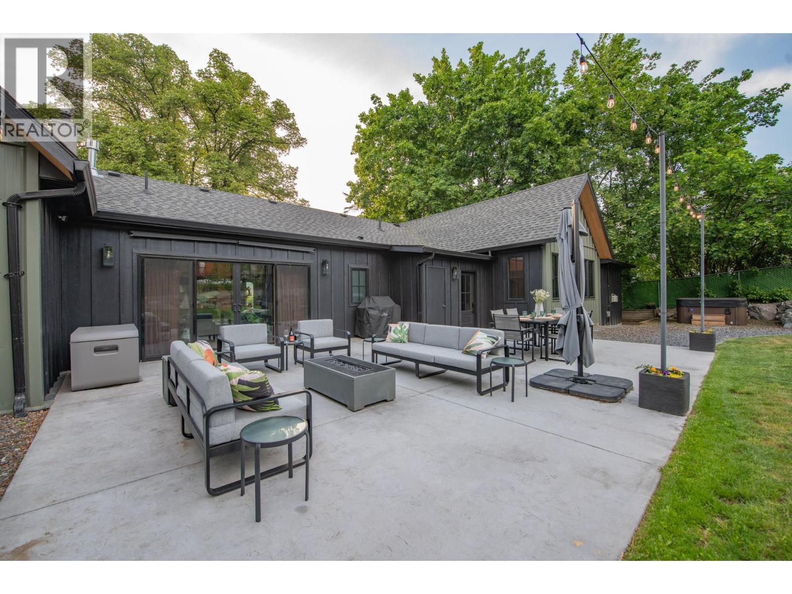 2505 23 Street, Vernon, BC - Outdoor With Deck Patio Veranda