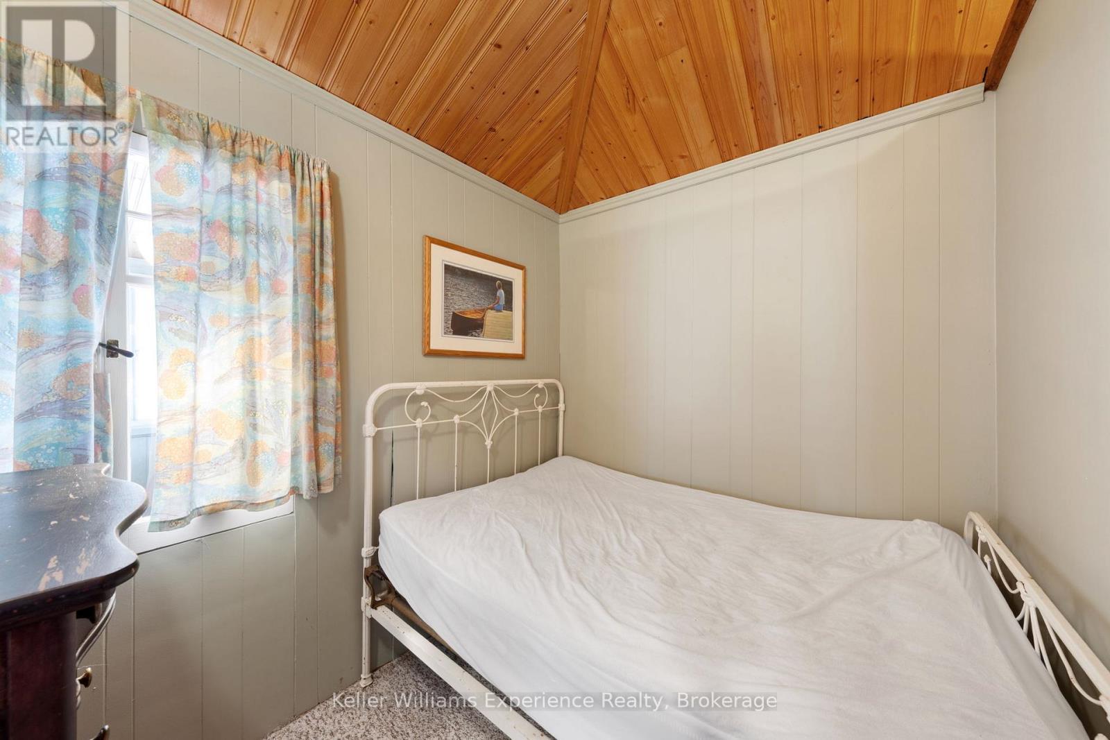 14 Rowntree Lane, Tiny, ON - Indoor Photo Showing Bedroom