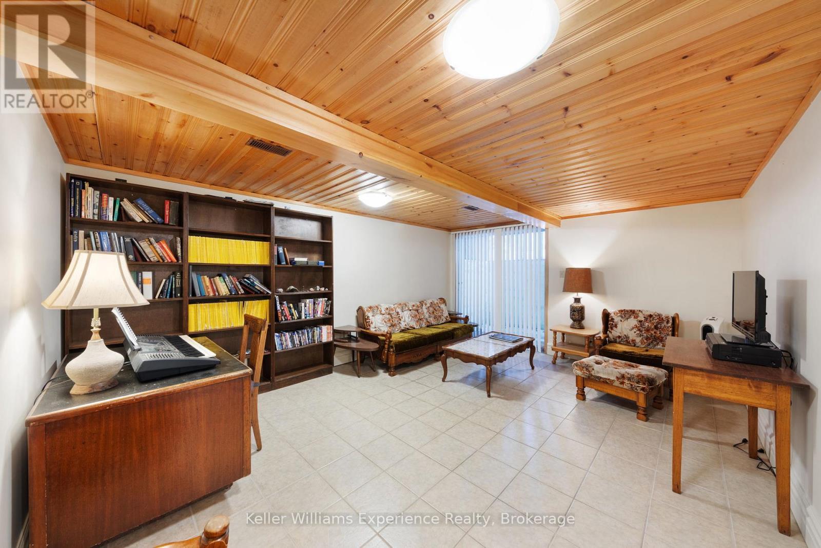 14 Rowntree Lane, Tiny, ON - Indoor