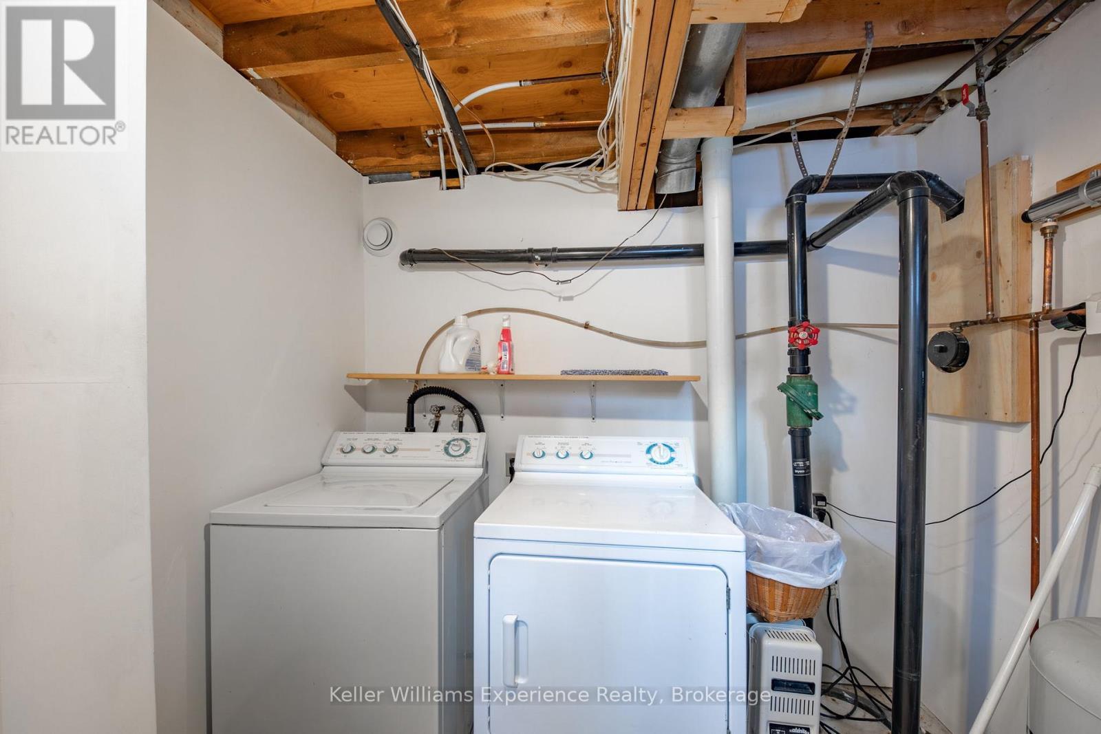 14 Rowntree Lane, Tiny, ON - Indoor Photo Showing Laundry Room