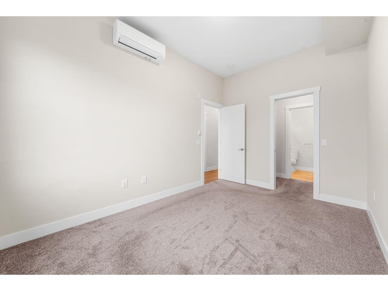 312 2120 Gladwin Road, Abbotsford, BC - Indoor Photo Showing Other Room