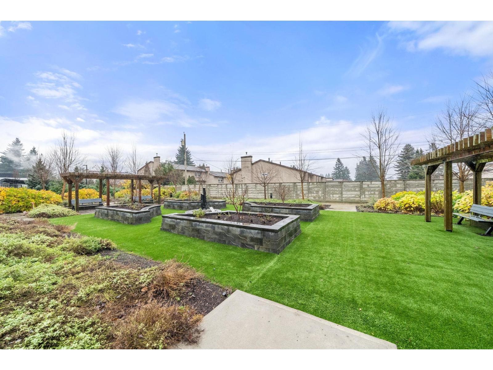 312 2120 Gladwin Road, Abbotsford, BC - Outdoor With Backyard