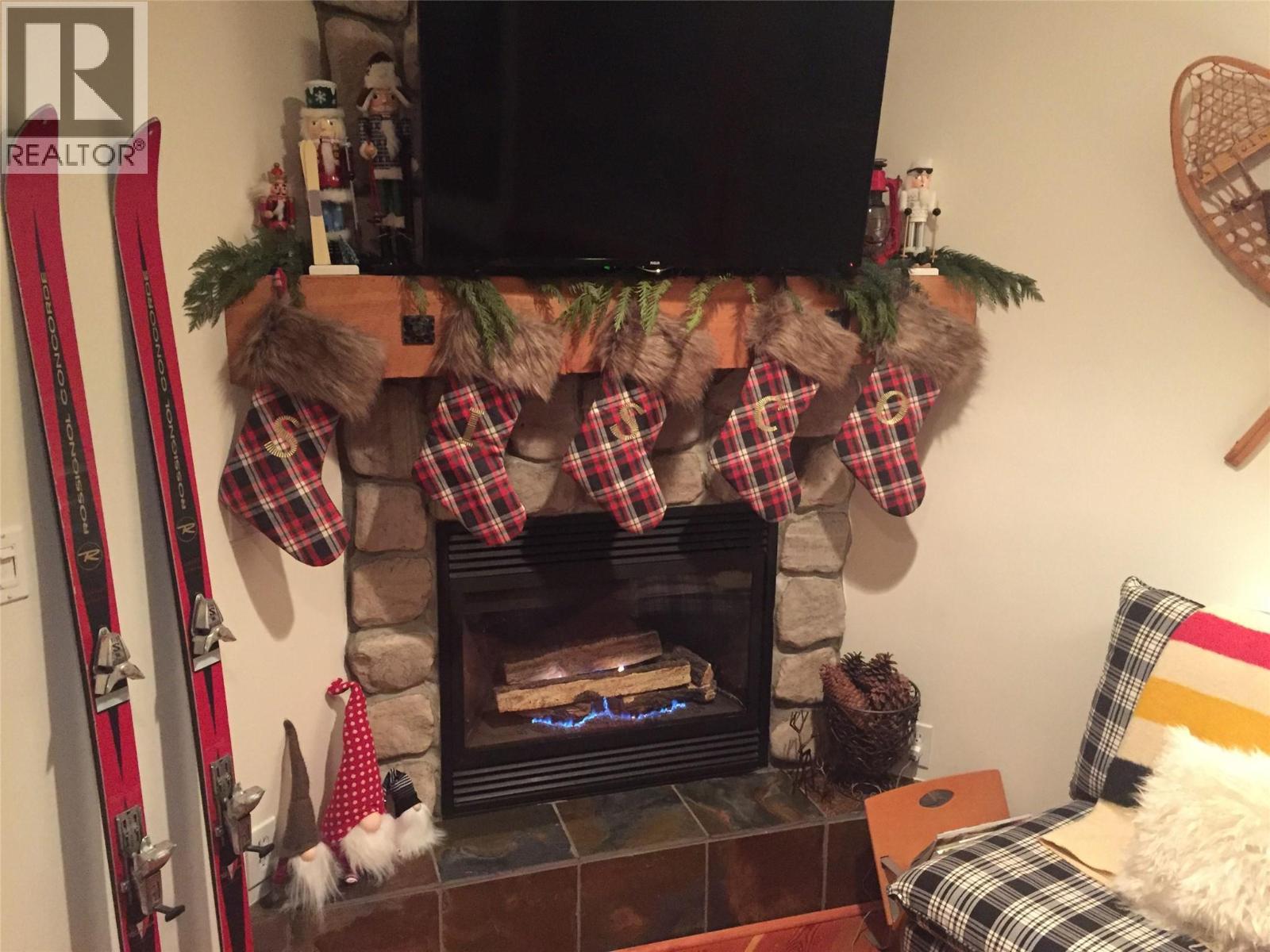 4809 C Snow Pines Road, Big White, BC - Indoor With Fireplace