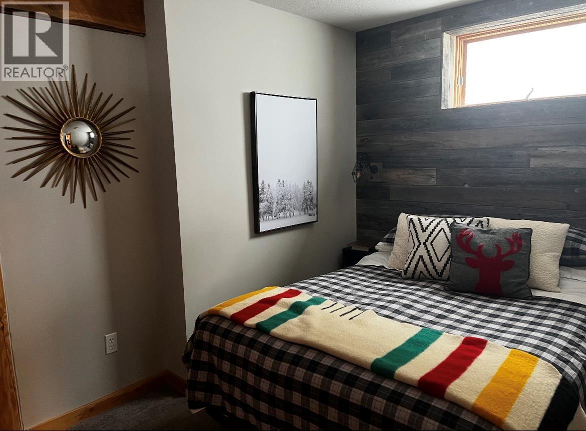 4809 C Snow Pines Road, Big White, BC - Indoor Photo Showing Bedroom