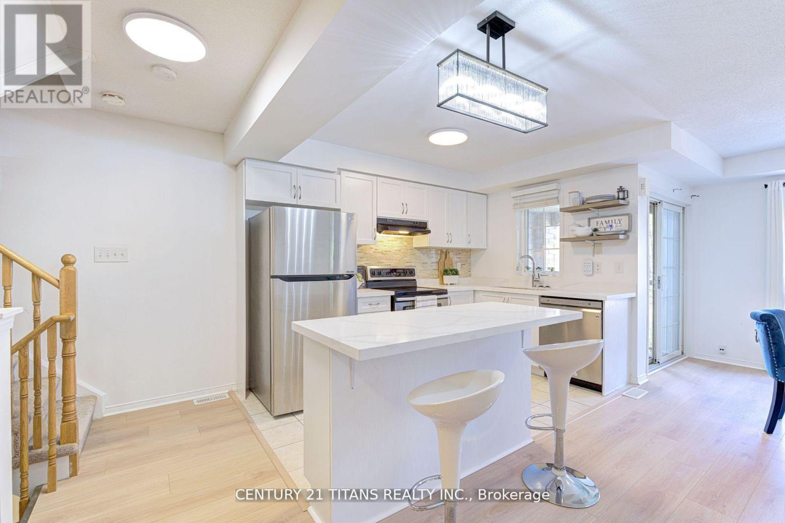 26 Pendrill Way, Ajax, ON - Indoor Photo Showing Kitchen