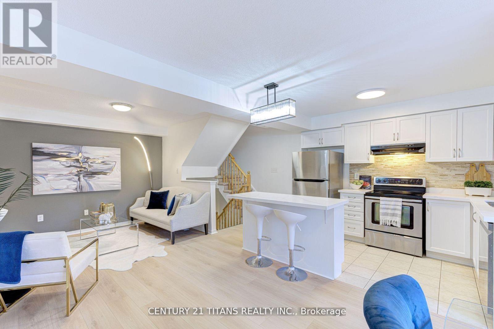 26 Pendrill Way, Ajax, ON - Indoor Photo Showing Kitchen