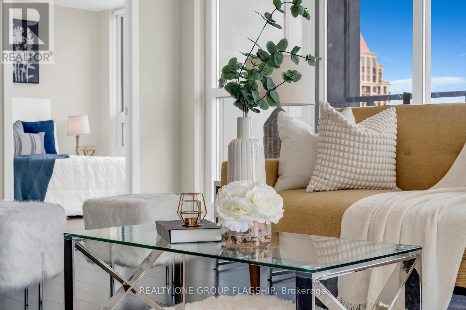 1909 - 510 Curran Place, Mississauga, ON - Indoor