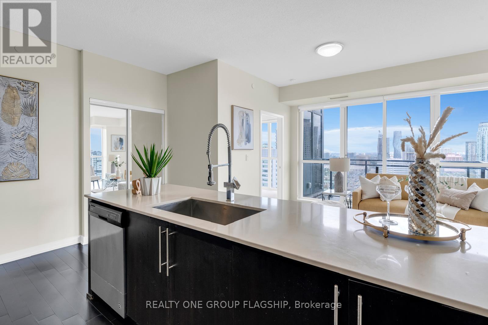 1909 - 510 Curran Place, Mississauga, ON - Indoor Photo Showing Kitchen