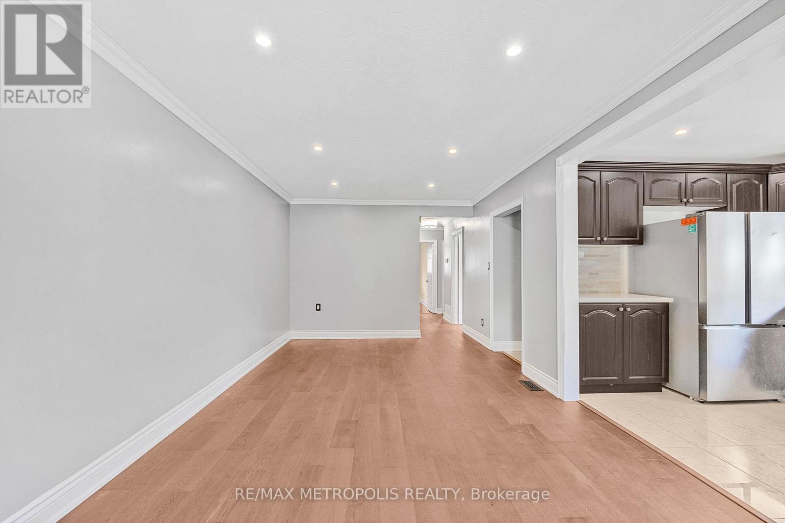 Main - 228 Penn Avenue S, Newmarket, ON - Indoor Photo Showing Other Room