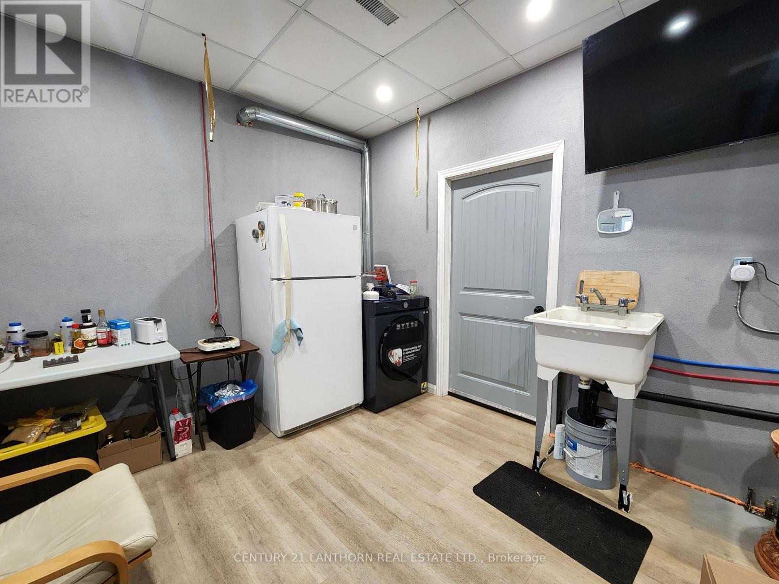 10 Cannifton Road, Belleville (Belleville Ward), ON