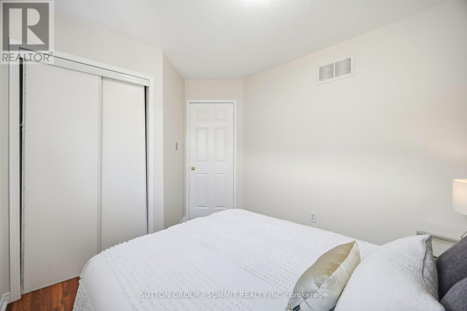 91 Woodhaven Drive, Brampton, ON - Indoor Photo Showing Bedroom