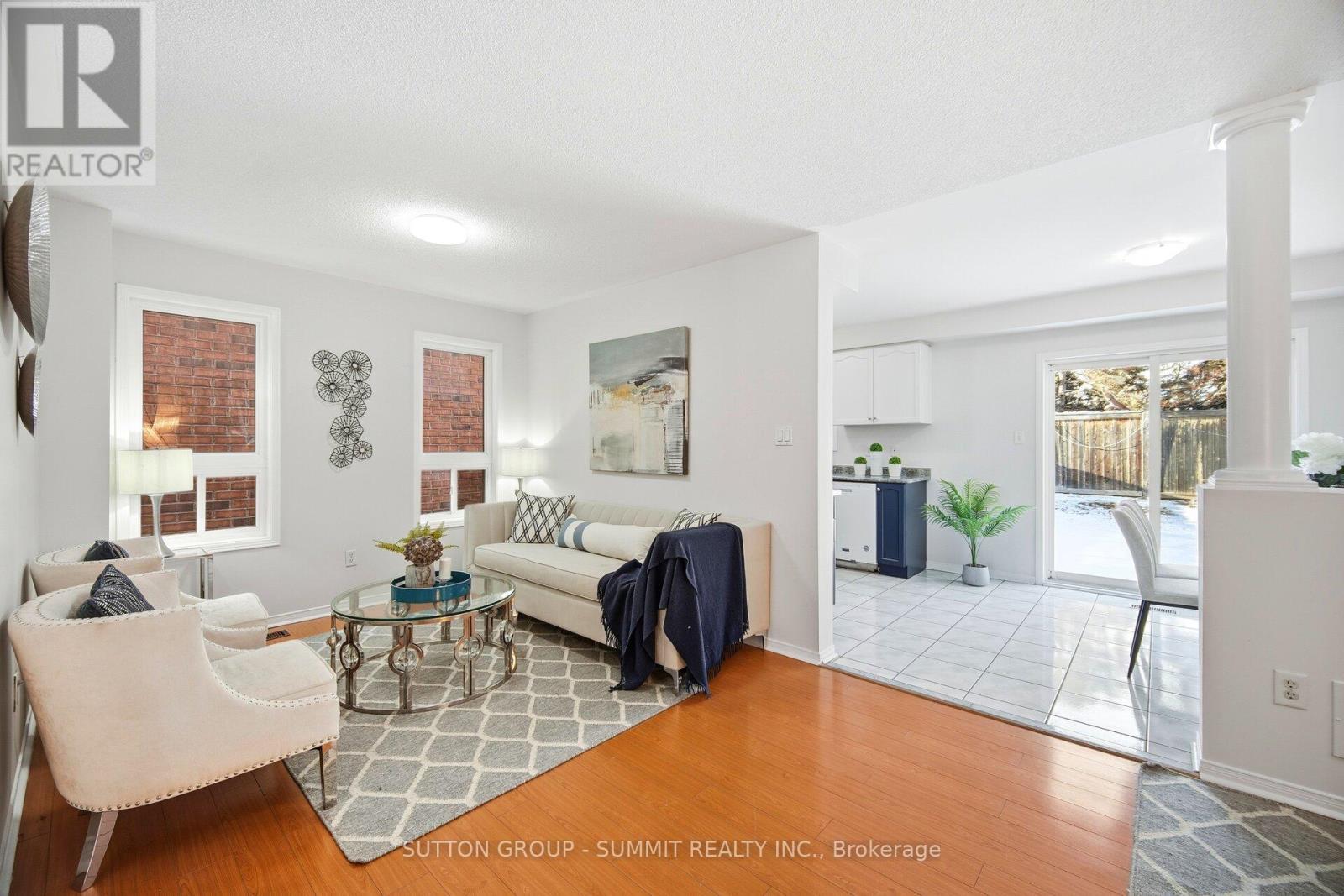 91 Woodhaven Drive, Brampton, ON - Indoor Photo Showing Living Room