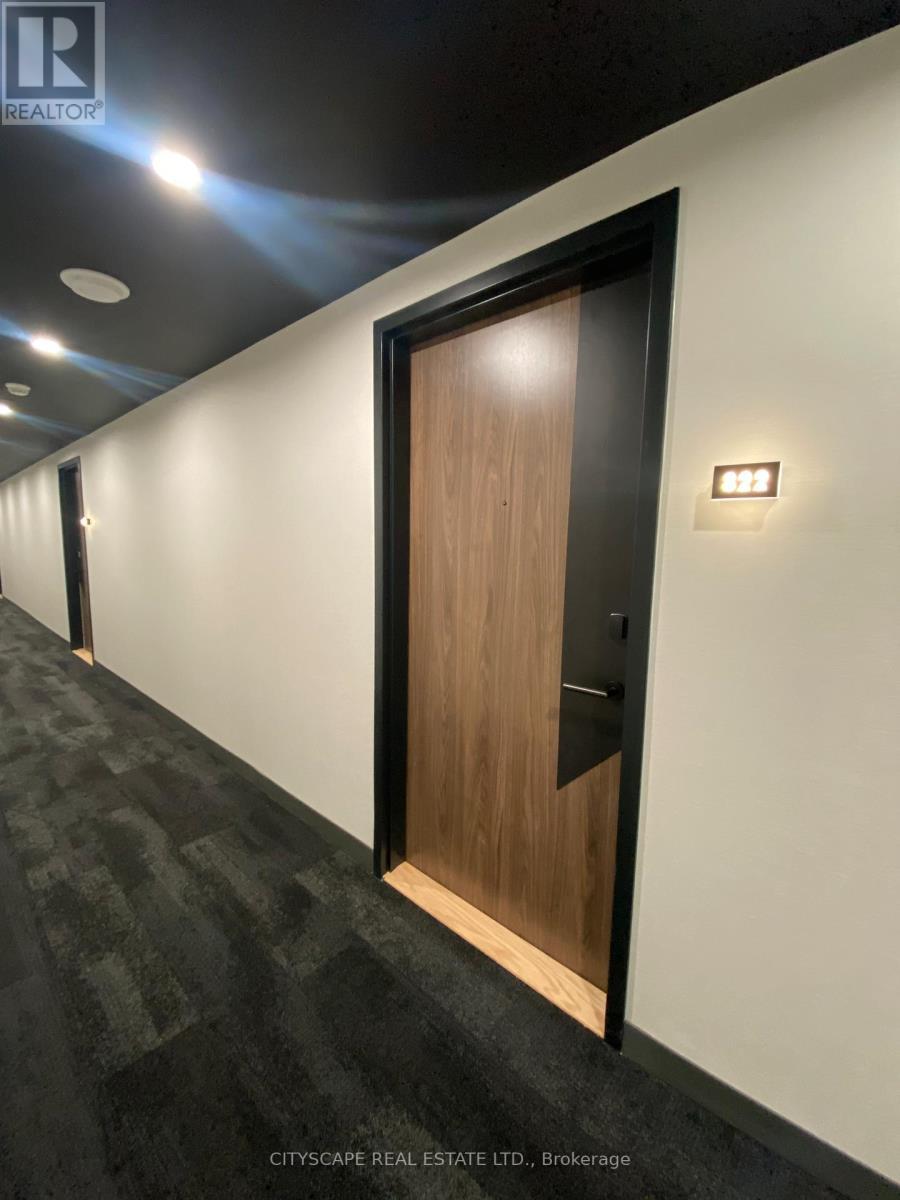 822 - 1037 The Queensway, Toronto, ON - Indoor Photo Showing Other Room