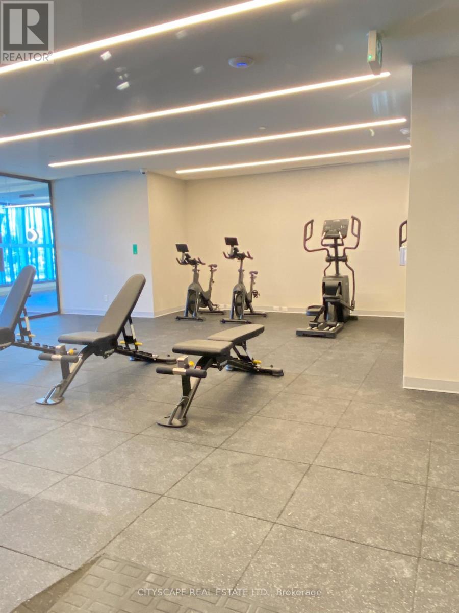 822 - 1037 The Queensway, Toronto, ON - Indoor Photo Showing Gym Room