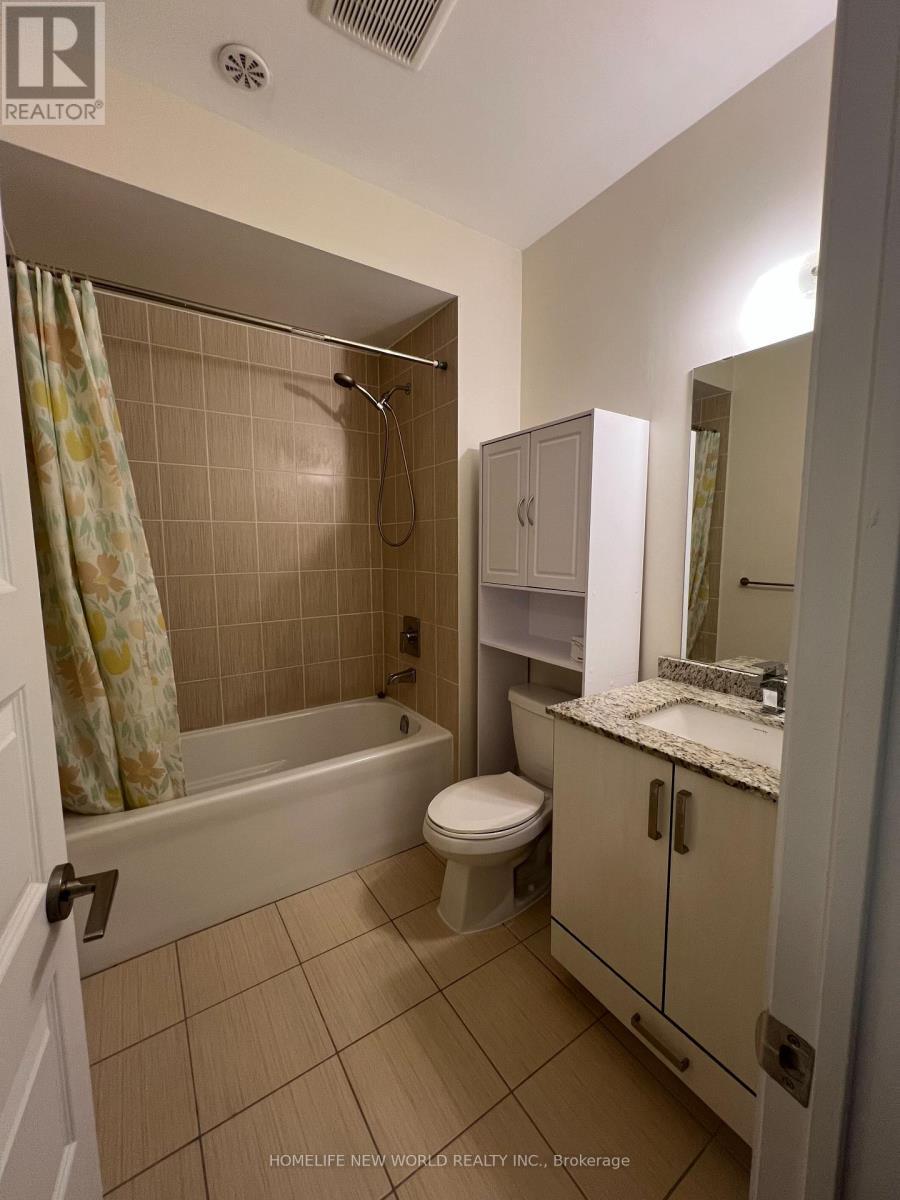 23 - 15 Eldora Ave, Unit 23 Eldora Avenue, Toronto, ON - Indoor Photo Showing Bathroom