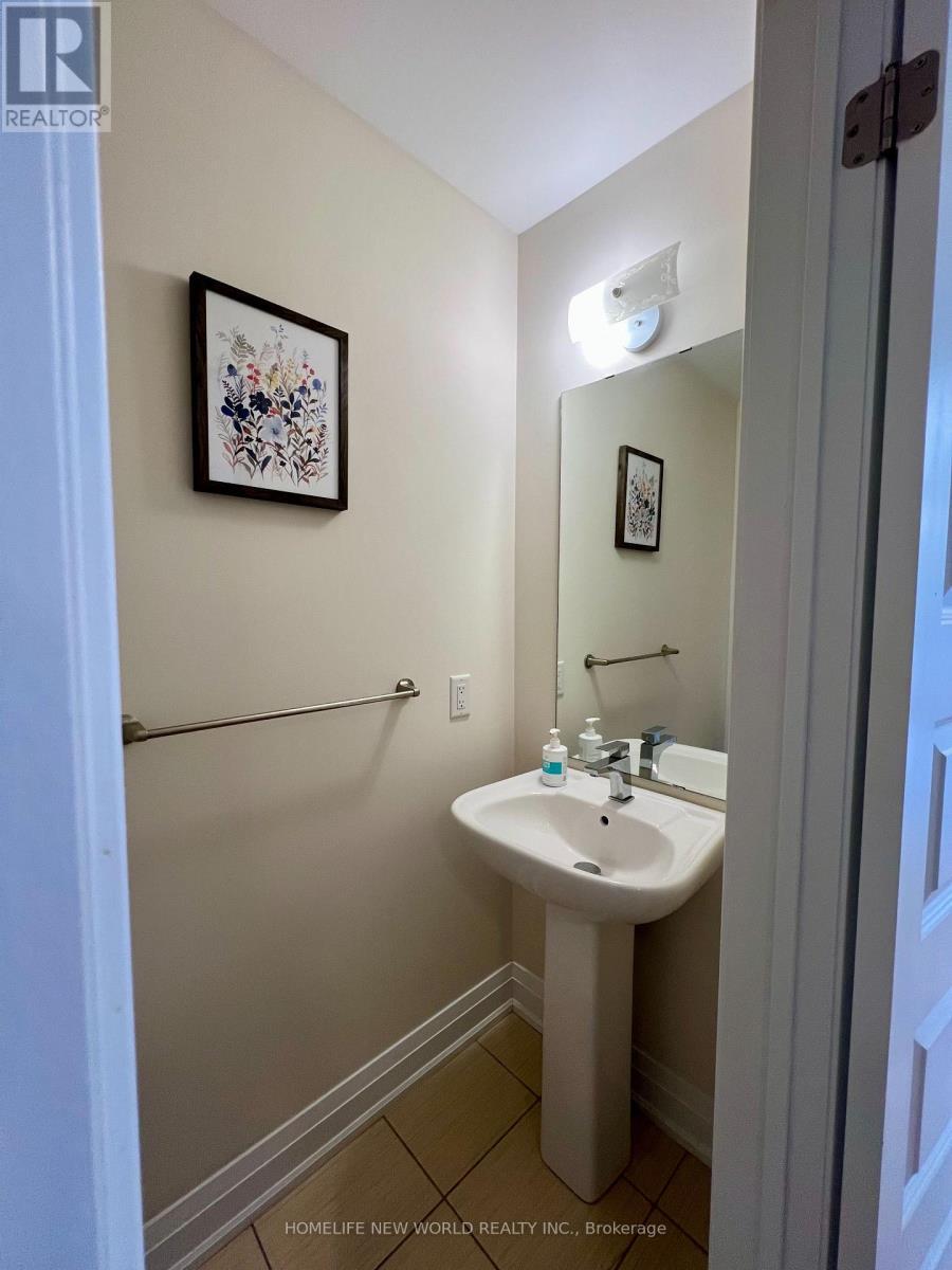 23 - 15 Eldora Ave, Unit 23 Eldora Avenue, Toronto, ON - Indoor Photo Showing Bathroom