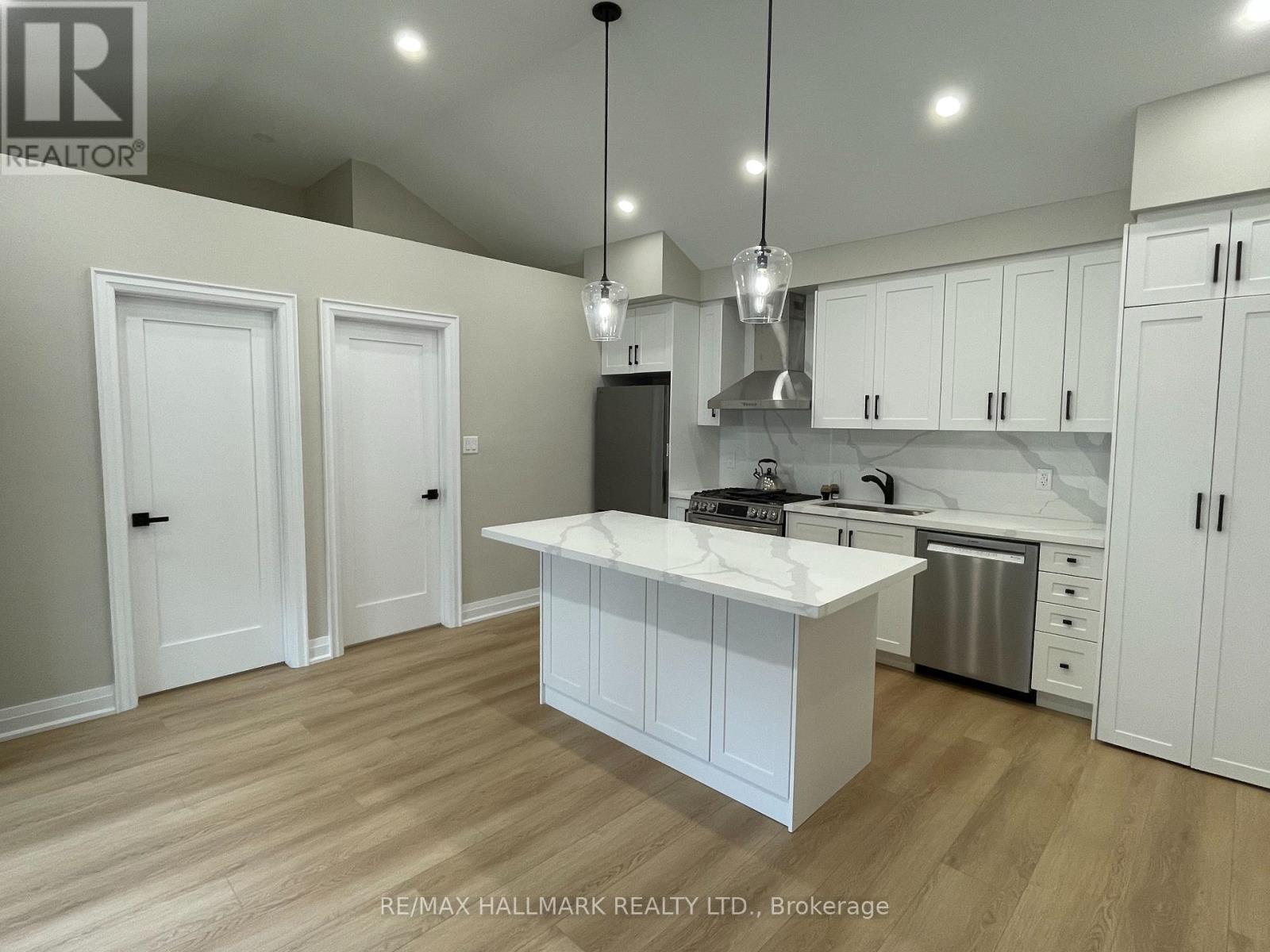 Garden - 45 Northcliffe Boulevard, Toronto, ON - Indoor Photo Showing Kitchen With Upgraded Kitchen