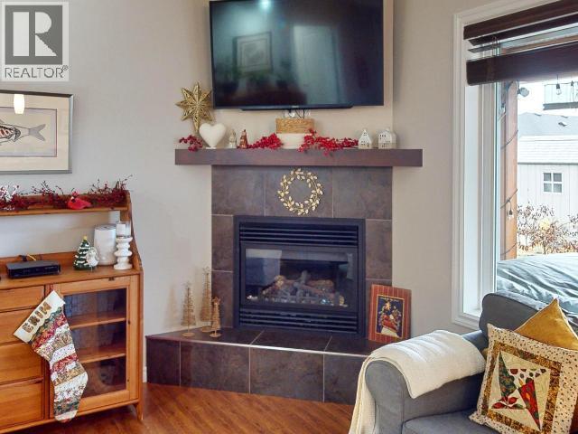 7365 Glacier Street, Powell River, BC - Indoor Photo Showing Living Room With Fireplace