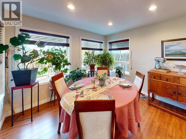 7365 Glacier Street, Powell River, BC - Indoor Photo Showing Dining Room