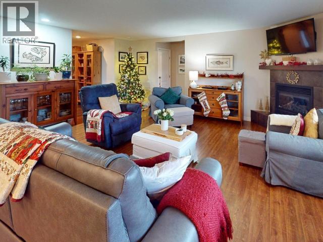7365 Glacier Street, Powell River, BC - Indoor Photo Showing Living Room With Fireplace