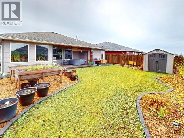 7365 Glacier Street, Powell River, BC - Outdoor With Deck Patio Veranda