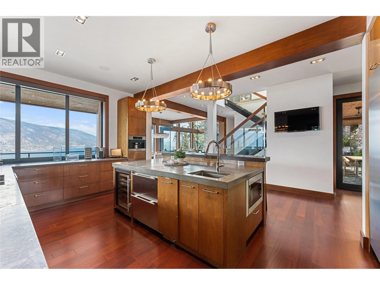 180 Sheerwater Court Unit# 23, Kelowna, BC - Indoor Photo Showing Kitchen