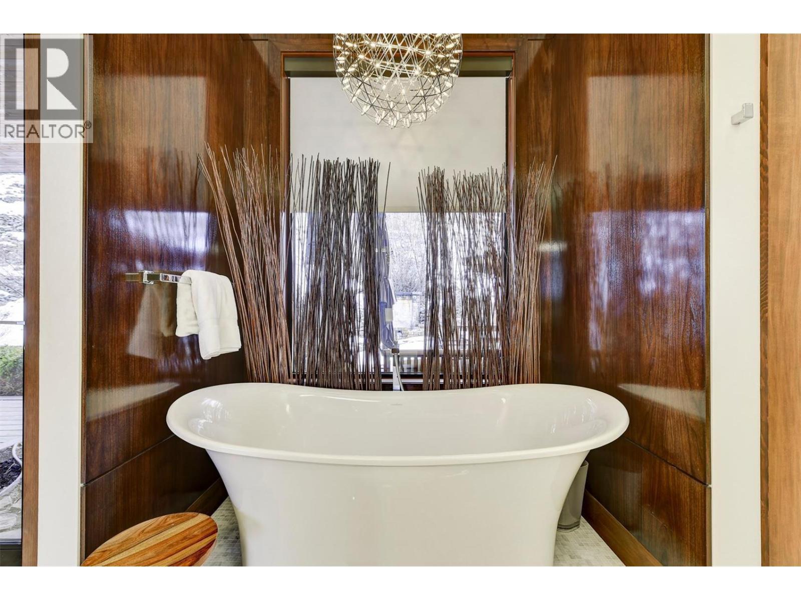 180 Sheerwater Court Unit# 23, Kelowna, BC - Indoor Photo Showing Bathroom