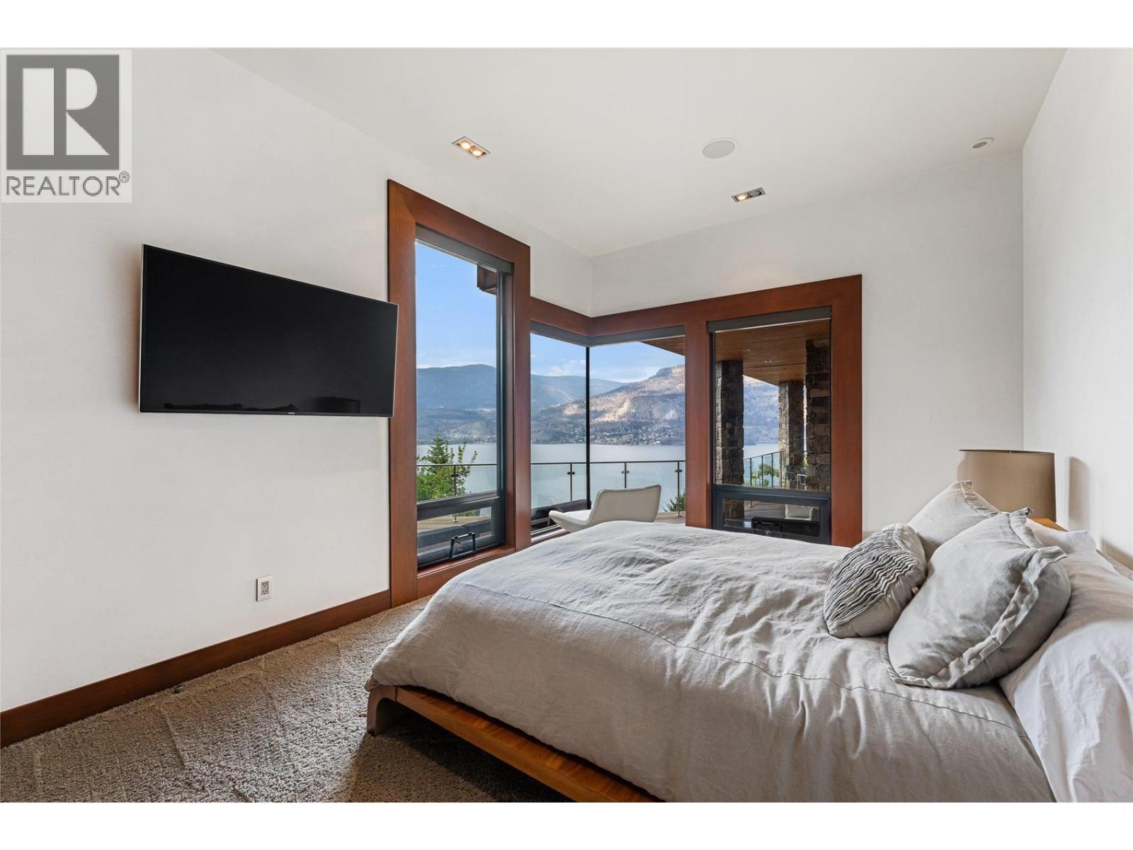 180 Sheerwater Court Unit# 23, Kelowna, BC - Indoor Photo Showing Bedroom