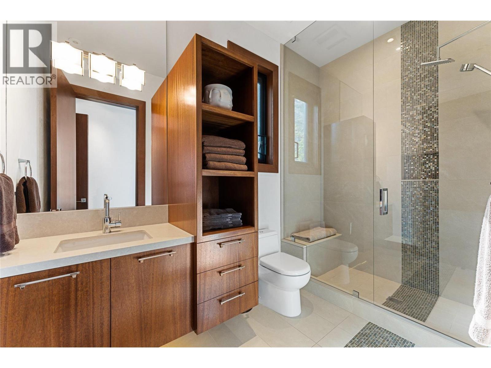 180 Sheerwater Court Unit# 23, Kelowna, BC - Indoor Photo Showing Bathroom