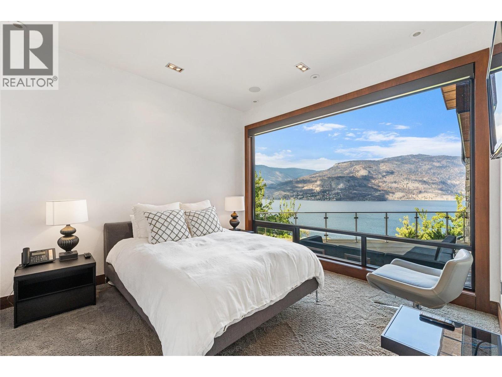 180 Sheerwater Court Unit# 23, Kelowna, BC - Indoor Photo Showing Bedroom