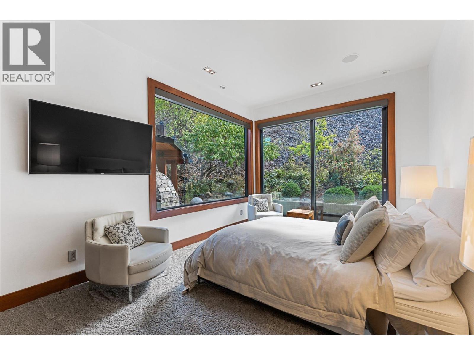 180 Sheerwater Court Unit# 23, Kelowna, BC - Indoor Photo Showing Bedroom