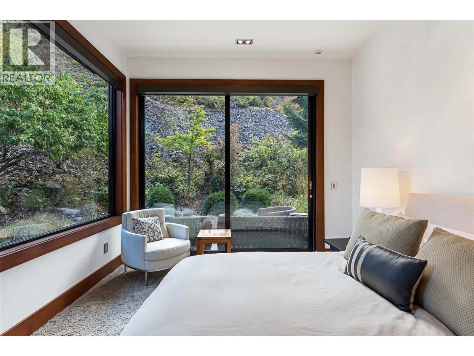 180 Sheerwater Court Unit# 23, Kelowna, BC - Indoor Photo Showing Bedroom