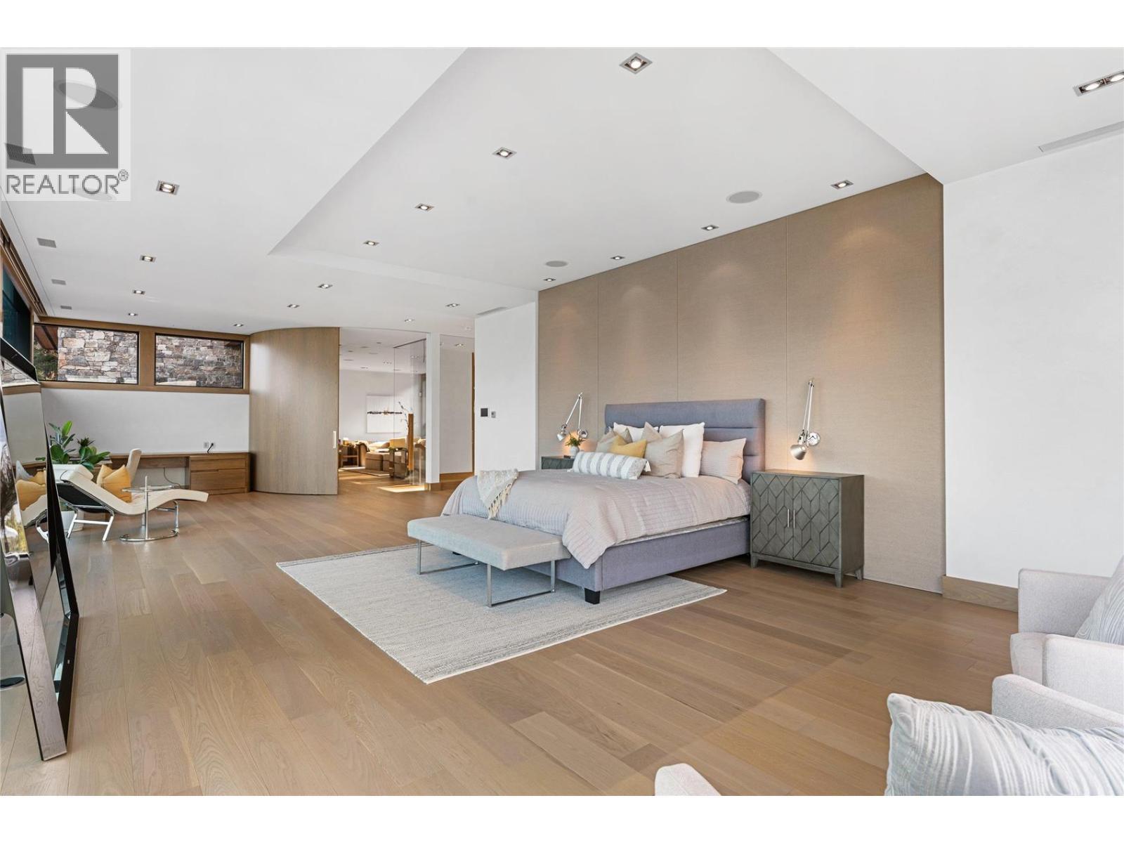 180 Sheerwater Court Unit# 23, Kelowna, BC - Indoor Photo Showing Bedroom