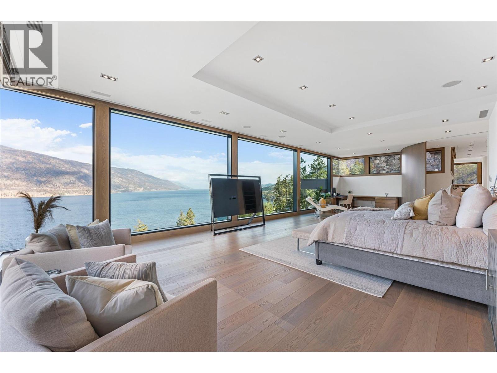 180 Sheerwater Court Unit# 23, Kelowna, BC - Indoor Photo Showing Bedroom