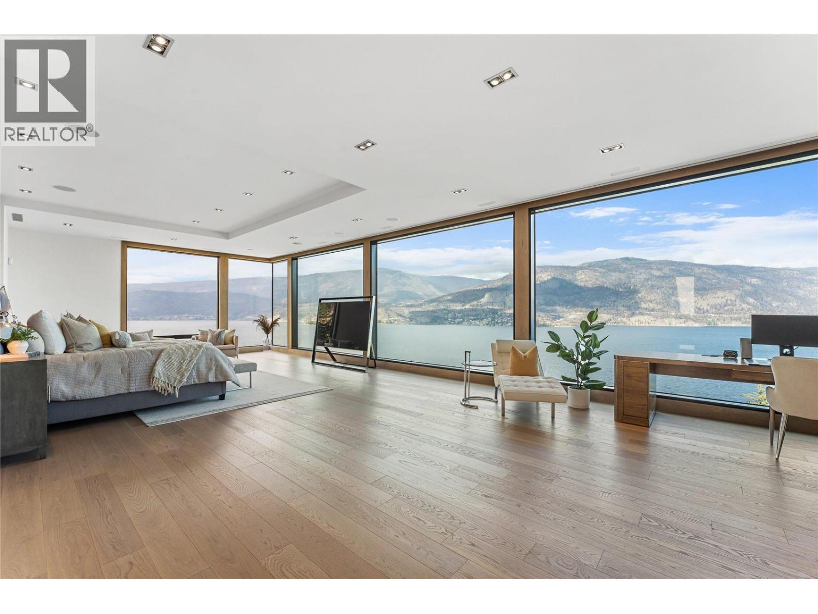 180 Sheerwater Court Unit# 23, Kelowna, BC - Indoor Photo Showing Living Room