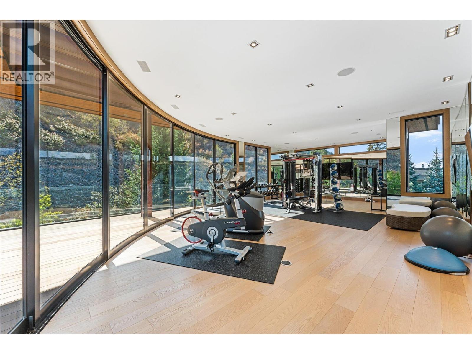 180 Sheerwater Court Unit# 23, Kelowna, BC - Indoor Photo Showing Gym Room