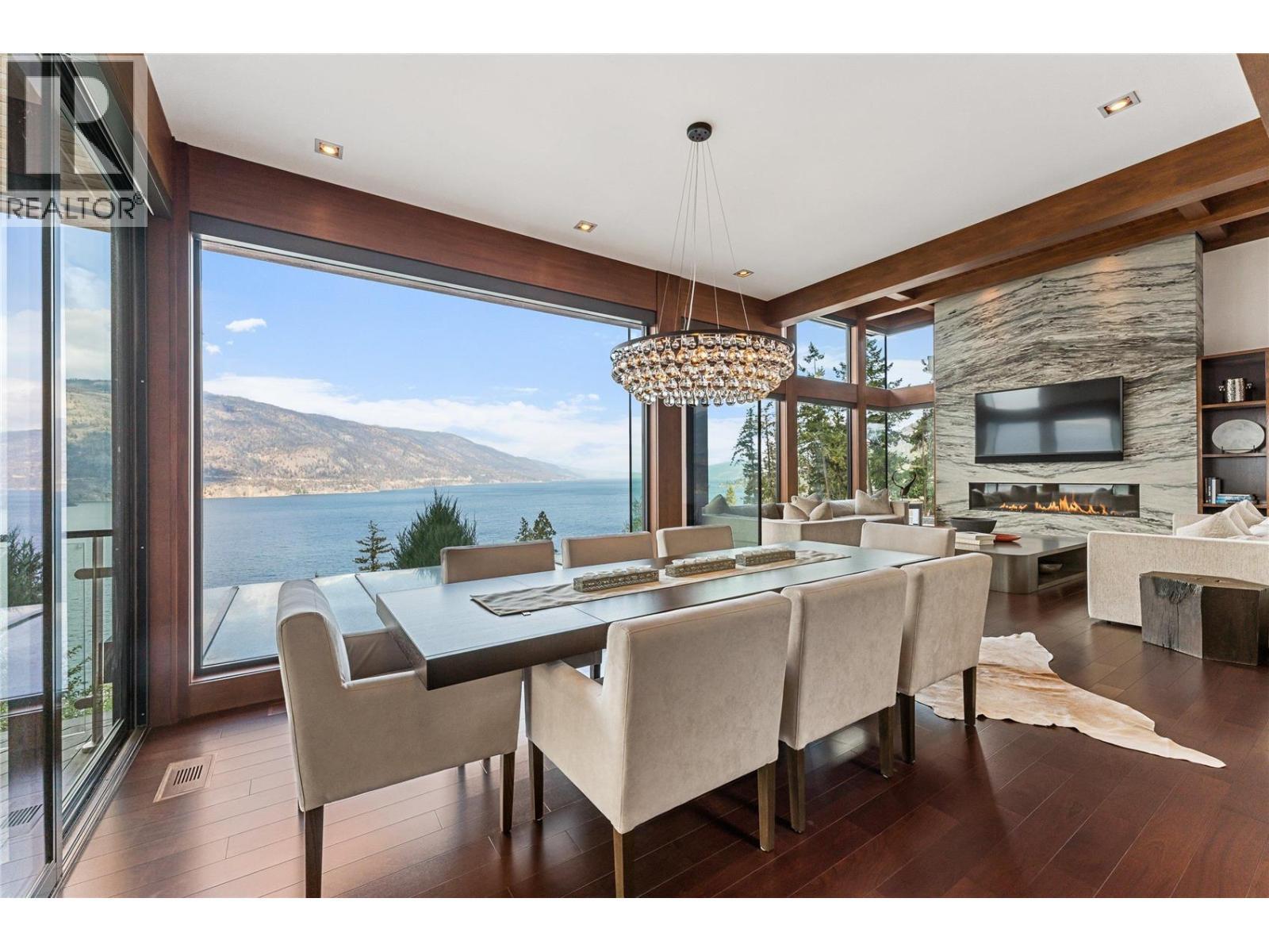 180 Sheerwater Court Unit# 23, Kelowna, BC - Indoor Photo Showing Dining Room
