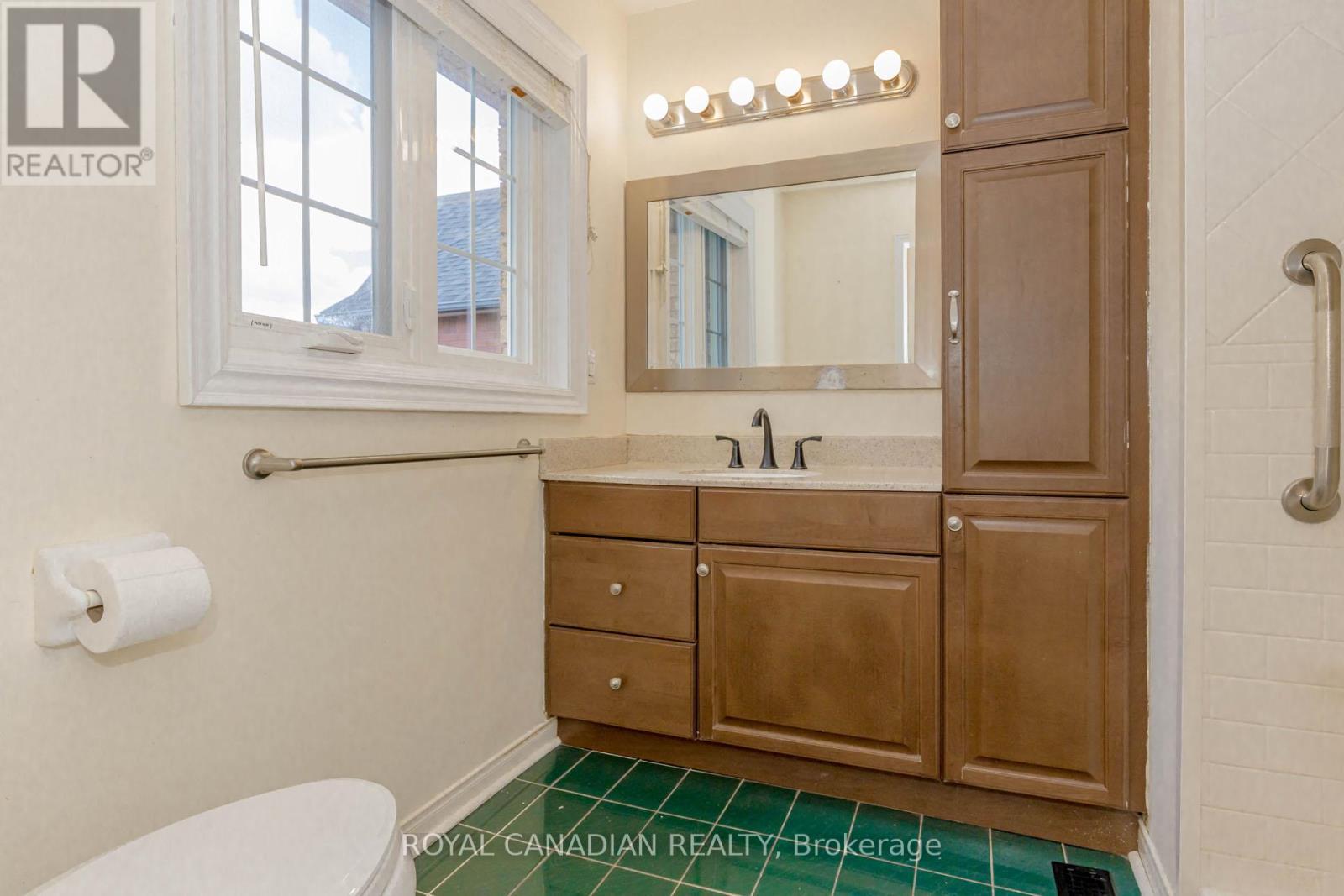 3940 Hazelridge Road, Mississauga, ON - Indoor Photo Showing Bathroom