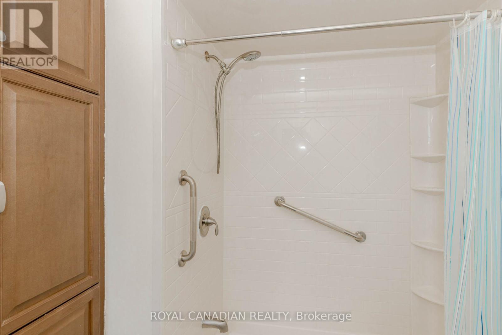 3940 Hazelridge Road, Mississauga, ON - Indoor Photo Showing Bathroom