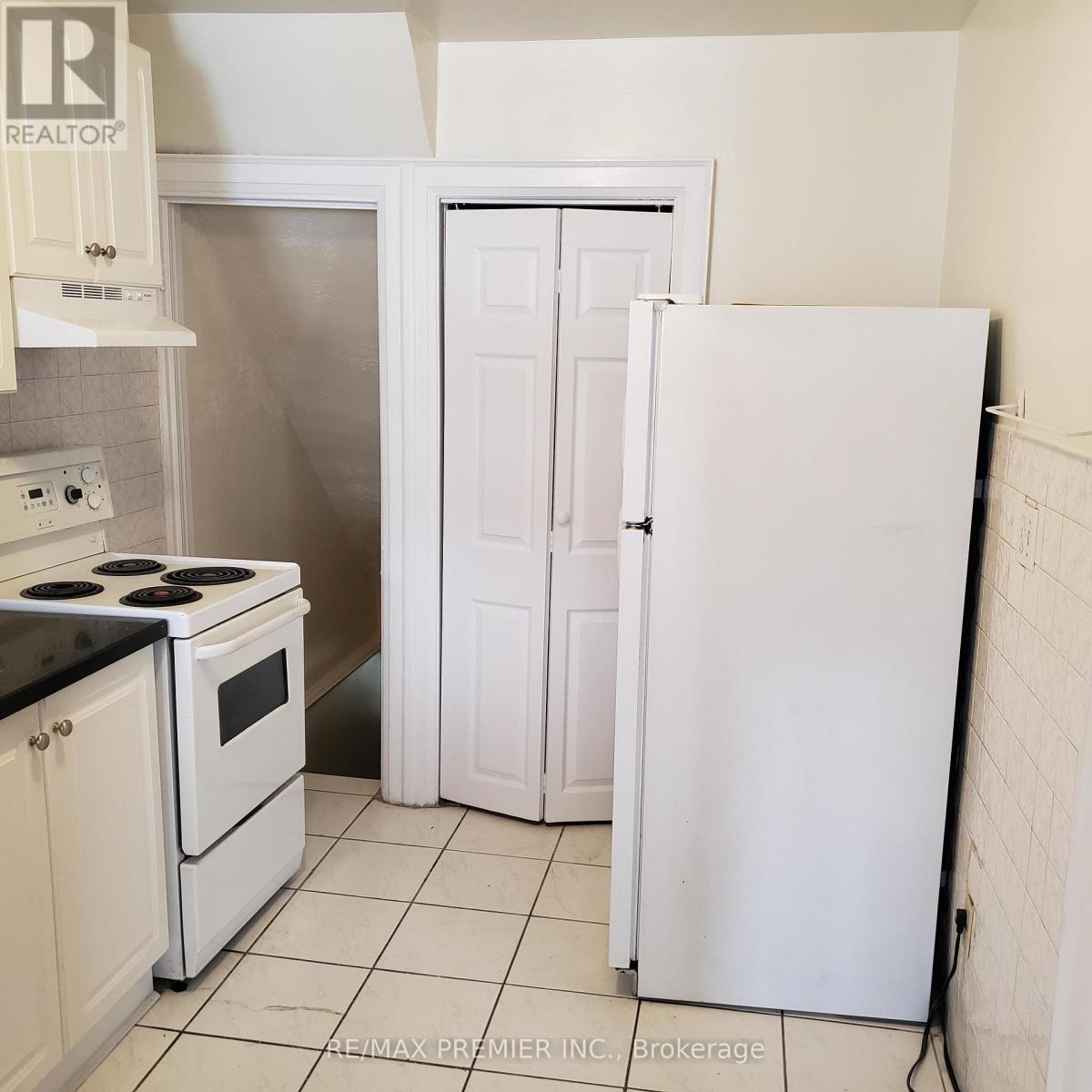 118 Bude Street, Toronto, ON - Indoor Photo Showing Kitchen