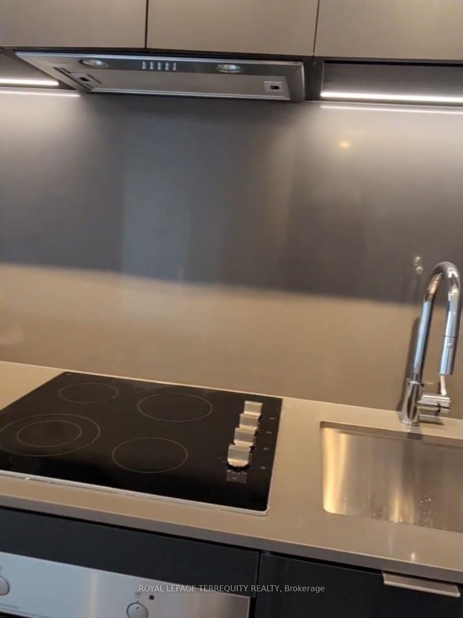 825-1 Jarvis Street, Hamilton, ON - Indoor