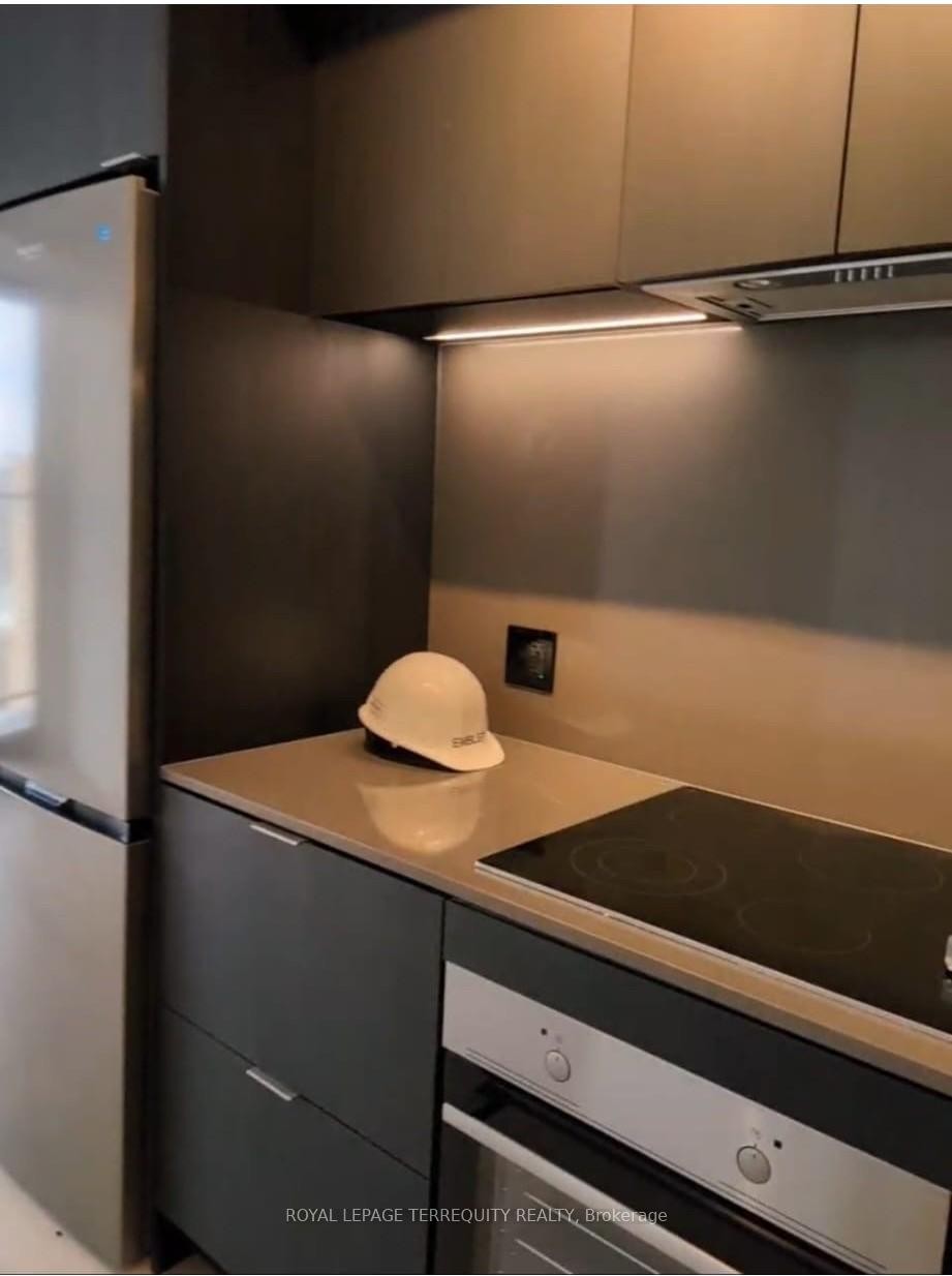 825-1 Jarvis Street, Hamilton, ON - Indoor Photo Showing Other Room