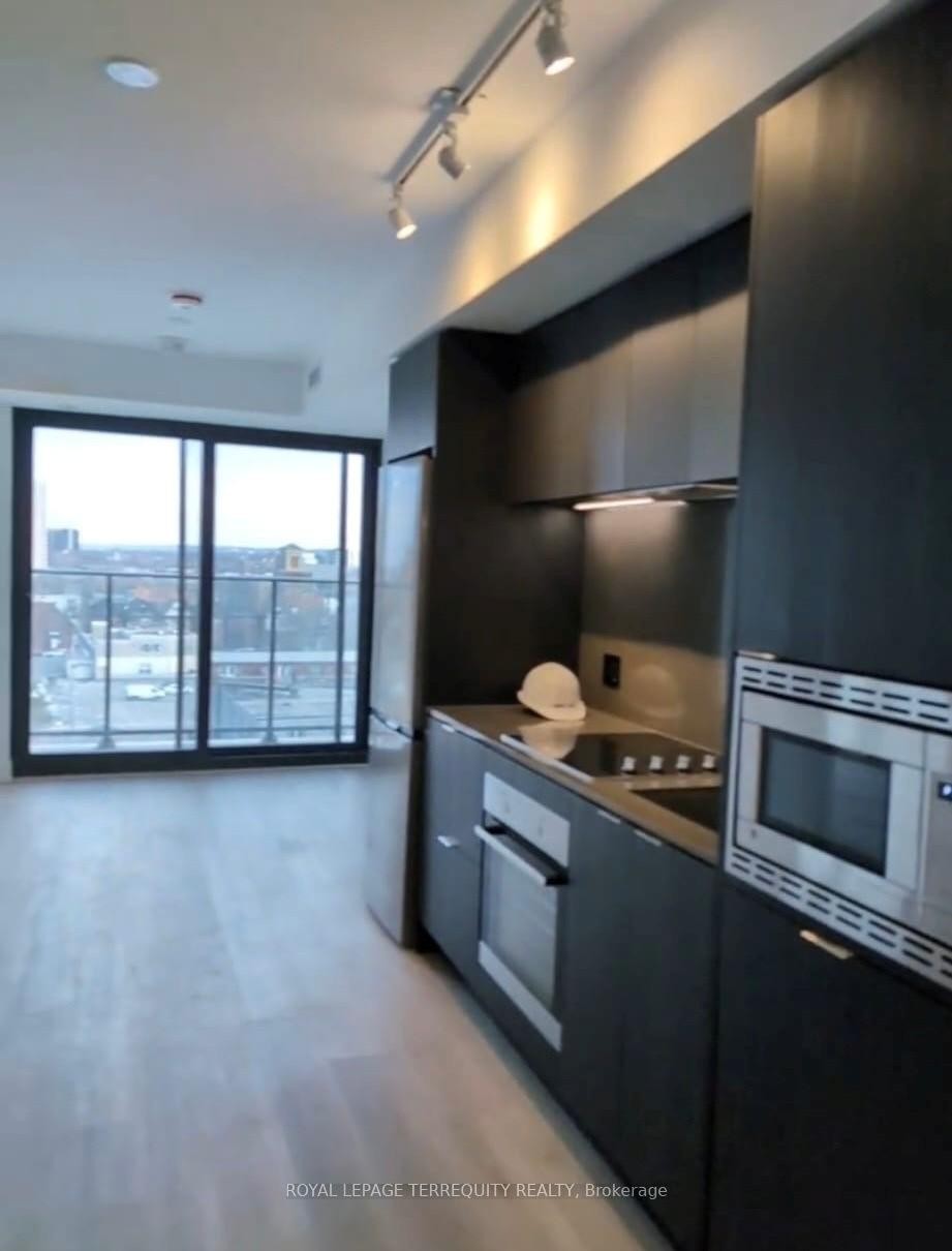 825-1 Jarvis Street, Hamilton, ON - Indoor Photo Showing Kitchen