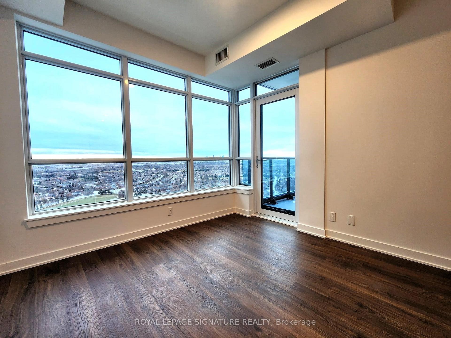 2705-50 Upper Mall Way, Vaughan, ON - Indoor Photo Showing Other Room