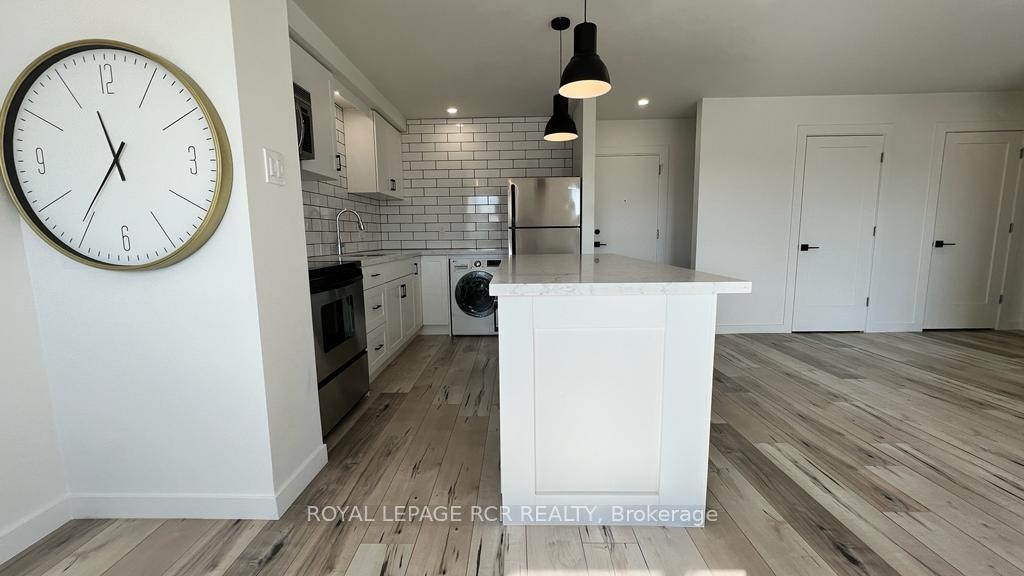 303-9 Princess Street, Orangeville, ON - Indoor Photo Showing Kitchen