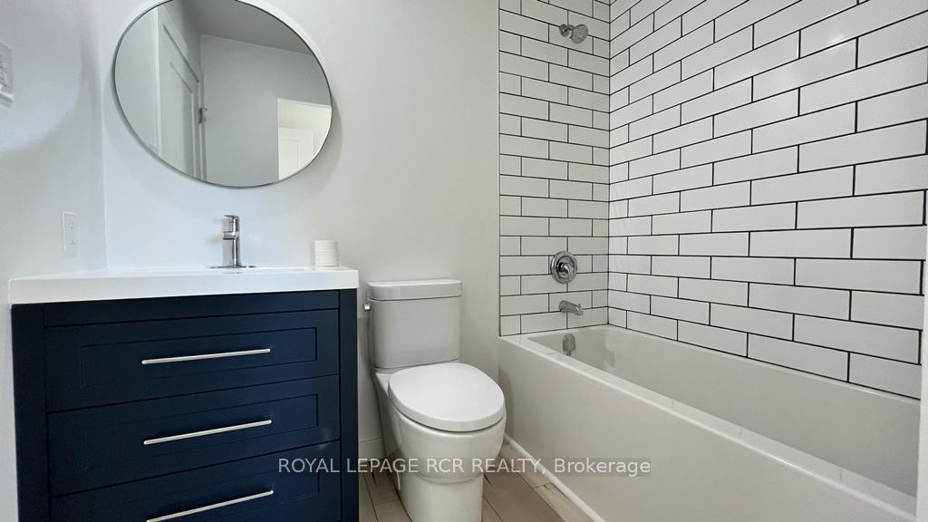 303-9 Princess Street, Orangeville, ON - Indoor Photo Showing Bathroom